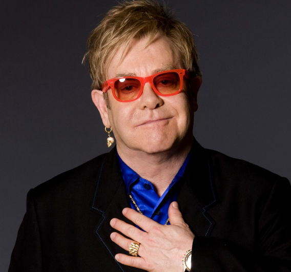 Elton John porte plainte contre Closer, VSD et Téléstar