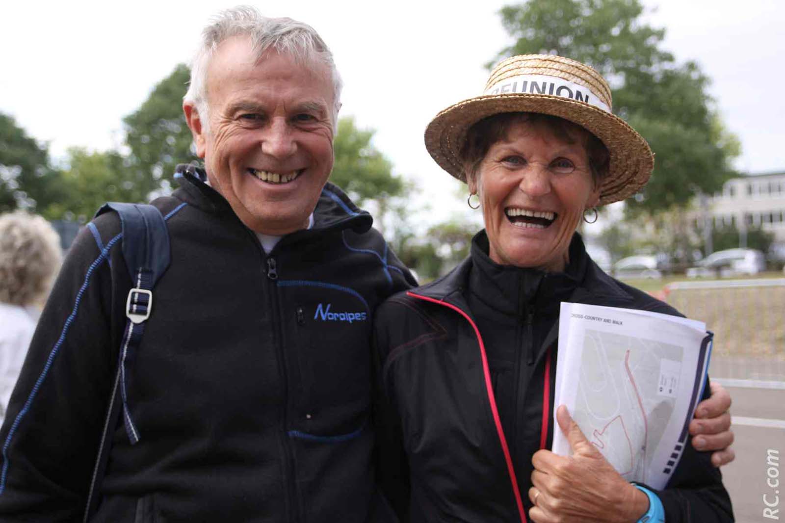 Mme Picard de la Réunion et installé en Métropole était toute contente de rencontrer des coureurs de l'île intense à Lyon.