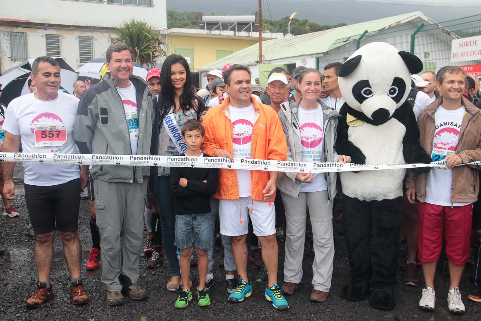 Pandathlon à Saint-Philippe<br>2 000 marcheurs pour La Réunion et pour la planète!<br />
