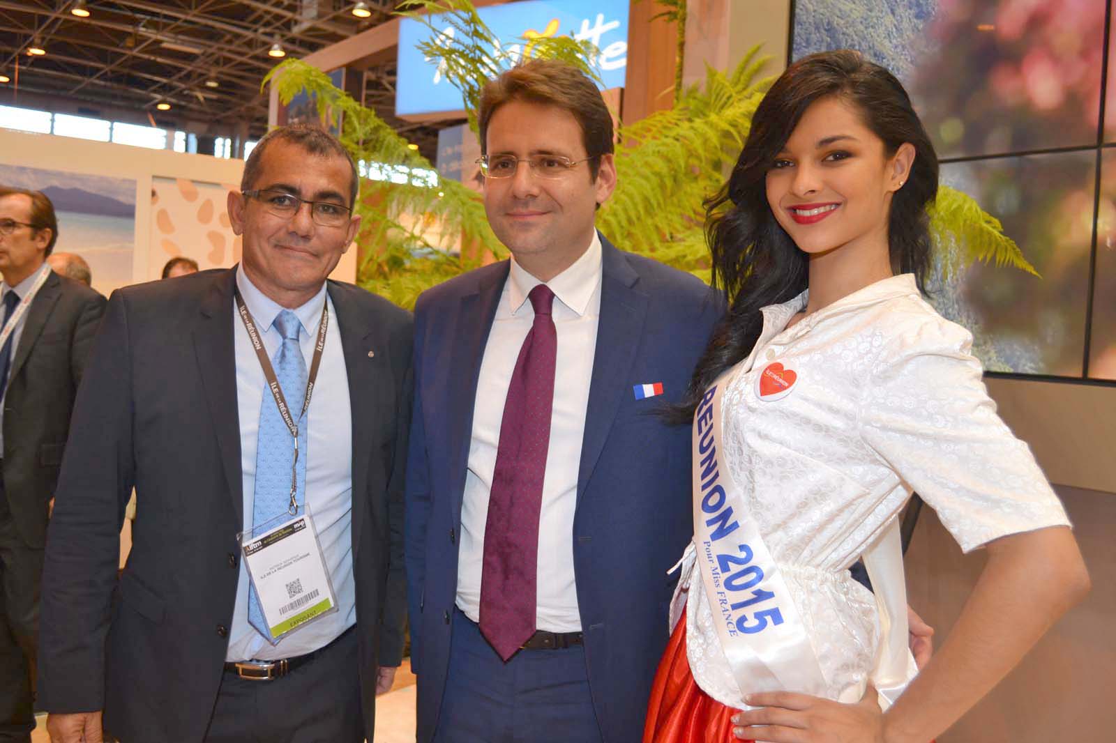 Patrick Serveaux, président de l'IRT (Ile de la Réunion Tourisme), Matthias Fekl, Secrétaire d’Etat auprès du ministre des Affaires étrangères et du Développement international chargé du commerce extérieur, de la promotion du tourisme et des Français de l’étranger, et Azuima Issa, Miss Réunion 2015