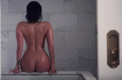 La chanteuse Demi Lovato pose nue pour Vanity Fair