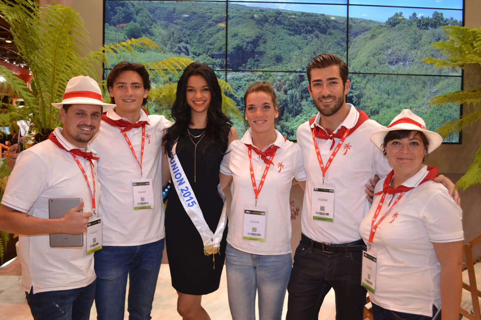 Miss Réunion a accueilli beaucoup de visiteurs sur le stand de La Réunion