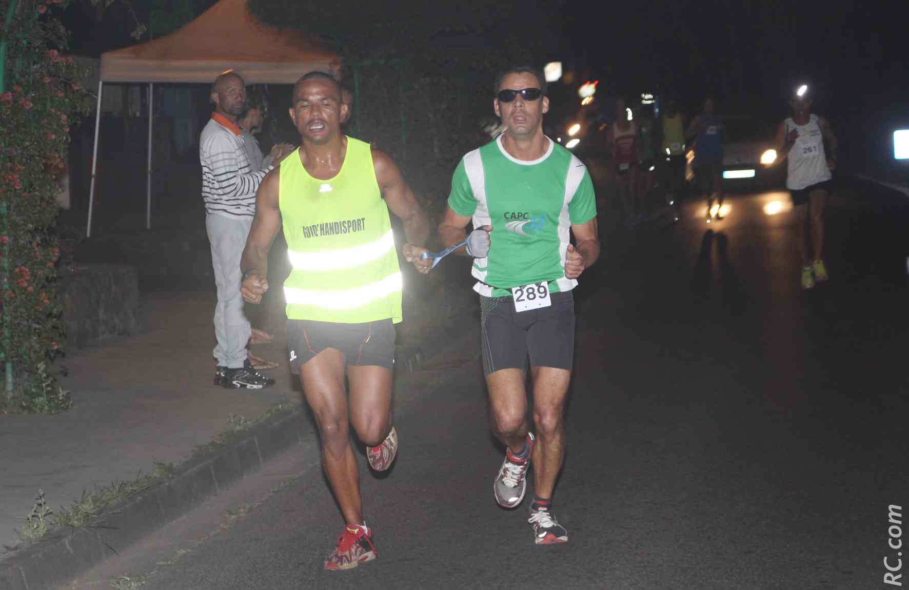 Stéphane Séry, non-voyant, courait à domicile, guidé par Armand Sautron