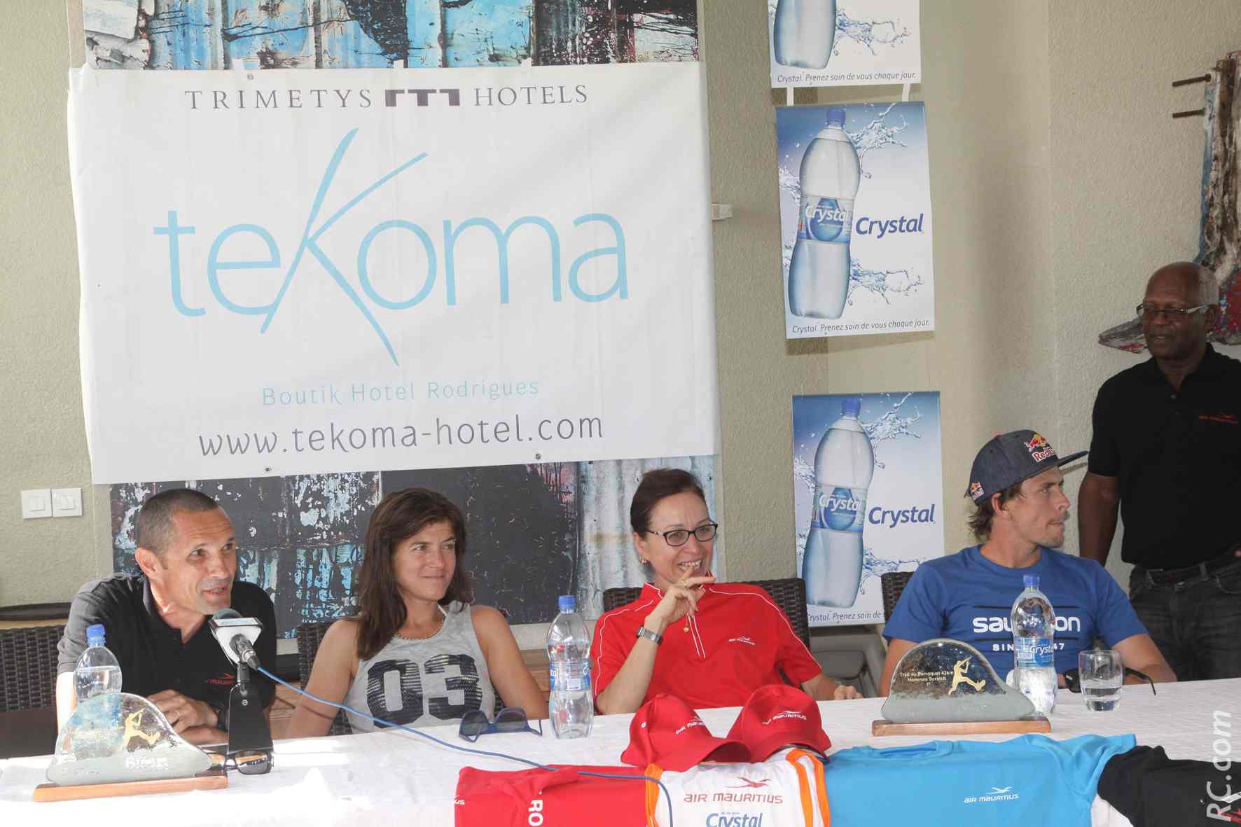 Conférence de presse à Tékoma avec Eric Lacroix, Maud Gobert, Nathalie Biram de Air-Mauritius et Ryand Sandes champion d'Afrique du Sud.