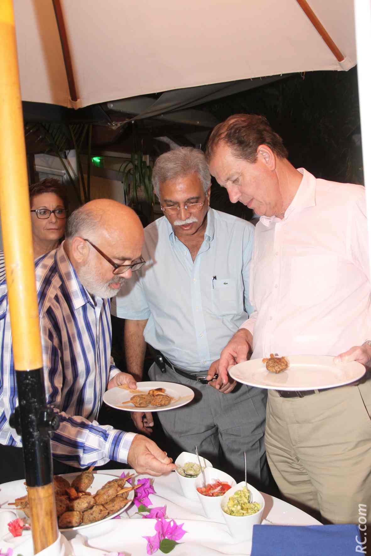 Patrick Malet, maire de Saint-Louis, Younouss Omarjee et Dominique Perben