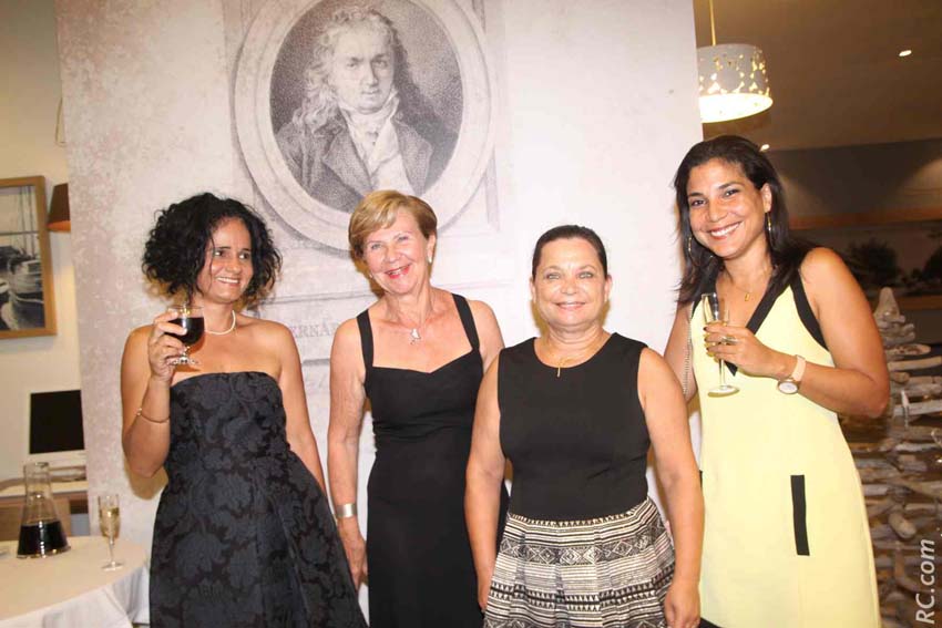 Véronique Bassire de la Région Réunion, Michelle Piron, une invitée, et Anne Béton de l'IRT
