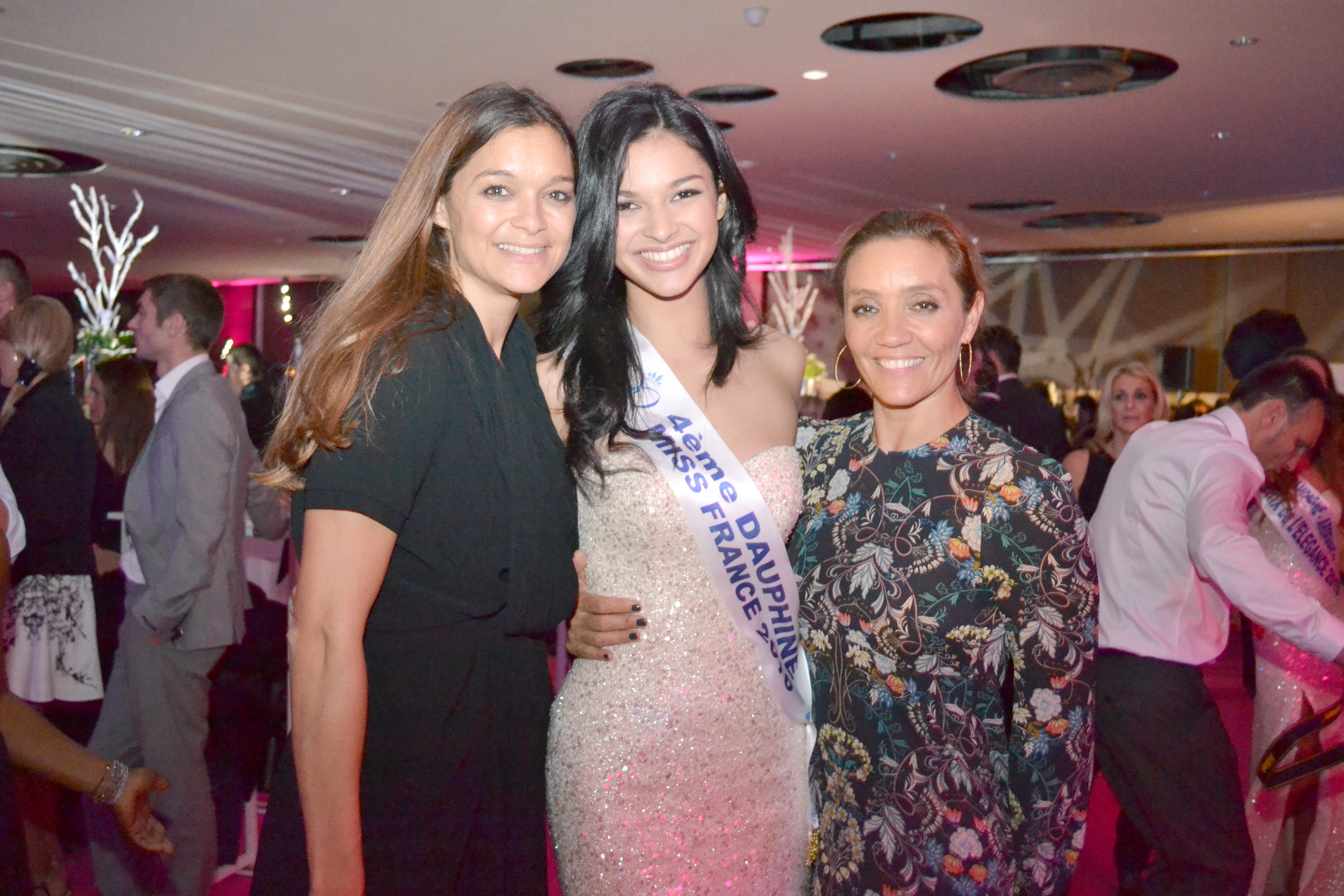 Azuima avec Célia Jourdheuil de Miss France Organisation, et Caroline Gavinier, productrice de l'émission Miss France 2016