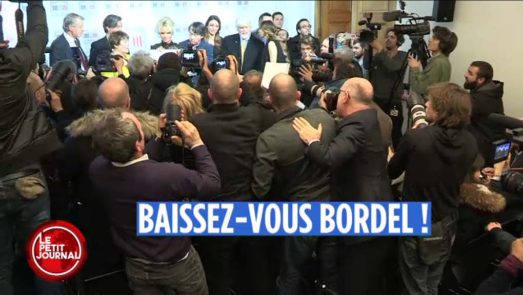 Pamela Anderson à l'Assemblée Nationale<br> Deux journalistes se tapent dessus!