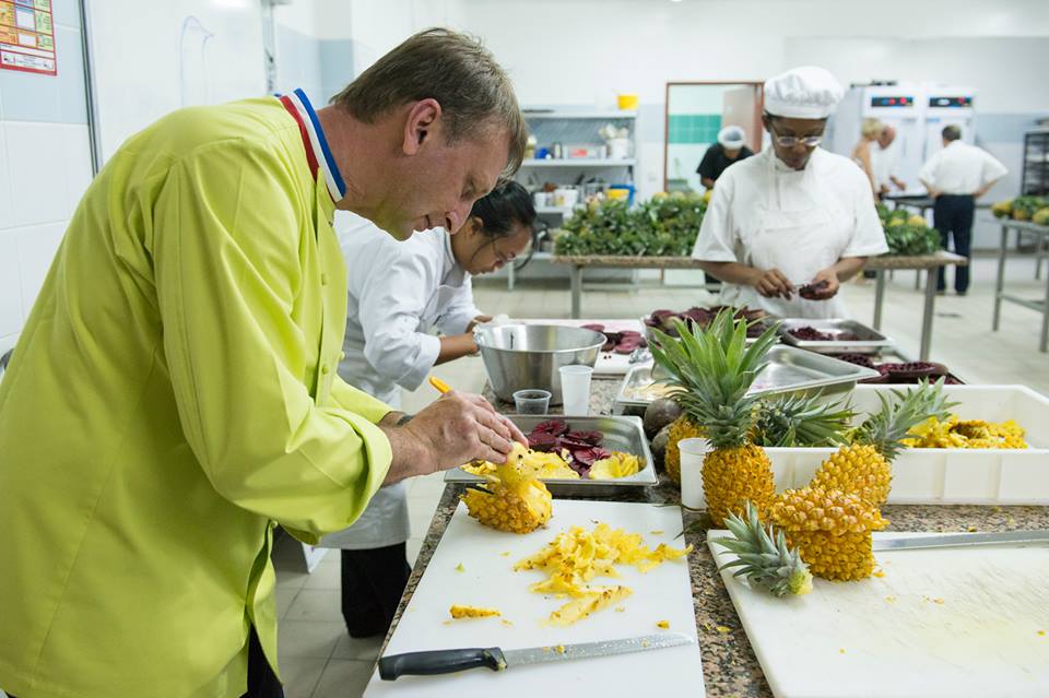 Un show sculpture sur fruits incroyable à La Réunion