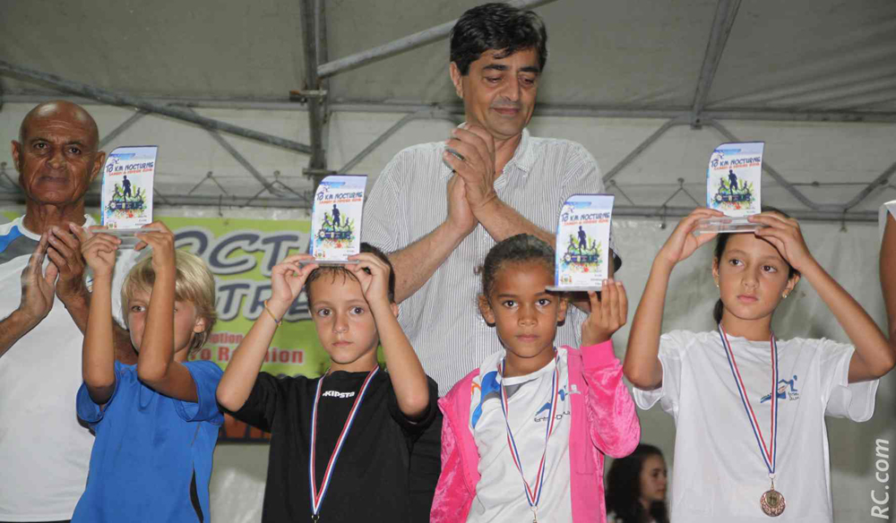 Les bravos du premier magistrat Bachil Valy aux plus jeunes, aux côtés de Jocelyn Ceus, président de Dimitile Sport Action