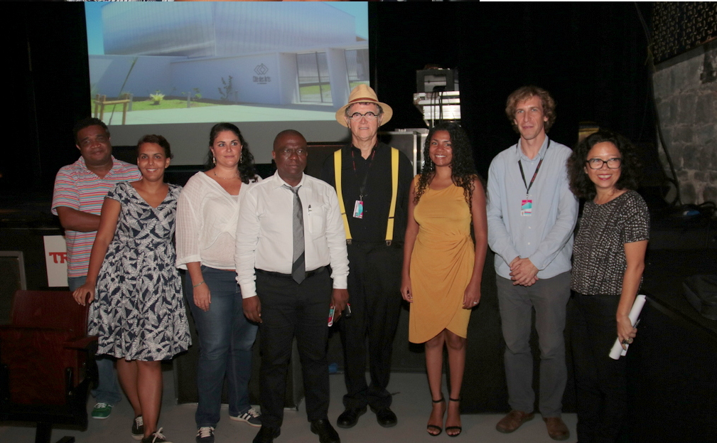 L'équipe chargée de la programmation aux côtés de René-Louis Pestel le président de la Cité des Arts et du directeur Raphaël Buhot