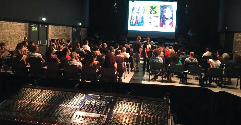 La Presse réunie dans la salle du Palaxa