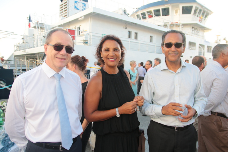Olivier Wauters, directeur général du Groupe Le Garrec, avec Amir Meralli Ballou, président de la Sogecore, et son épouse
