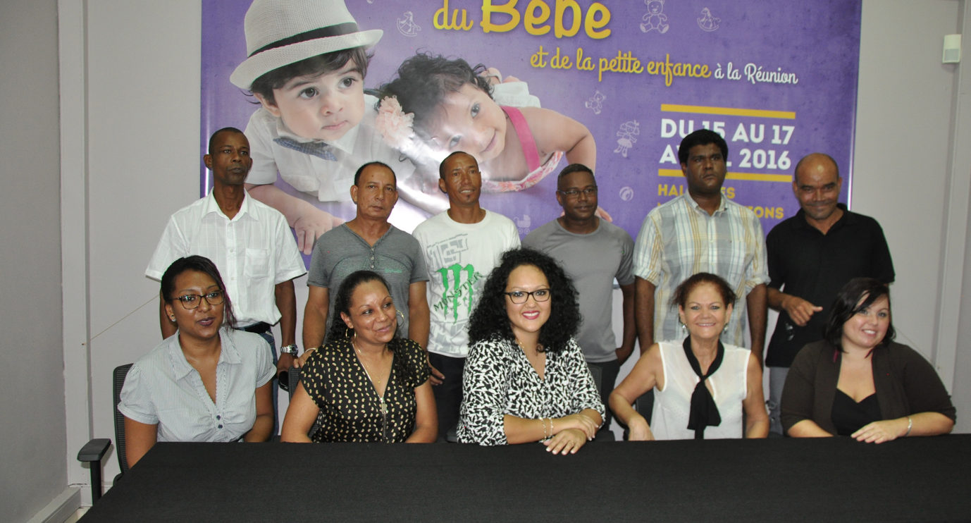 L'équipe de La Halle des Manifestations du Port: Florin Valmy responsable Sécurité,Patrice Collet, agent technique, Arsène Labbe agent technique, Eric Treport agent technique, Laurent T'Simarino responsable technique, Joël Grondin agent technique,  Lorina Sarpedon assistante de gestion, Cindy Philippe Secrétaire Générale, Karine Infante Présidente Directrice Générale, Aliette Damour responsable administratif et Jysel Frapech attachée Commerciale