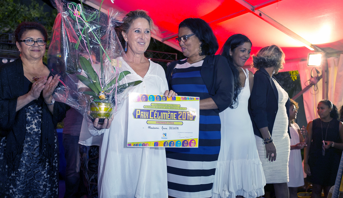 Anne Béguin, Prix Célimène 2016, félicitée par Béatrice Sigismeau
