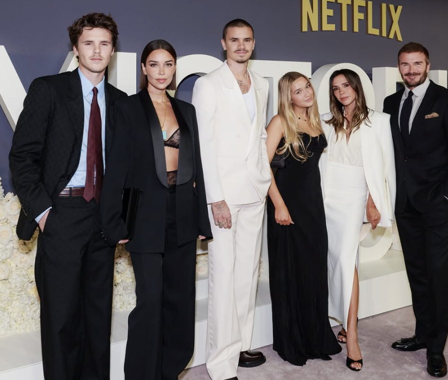 Capture Instagram Victoria Beckham ( entourée de sa famille)