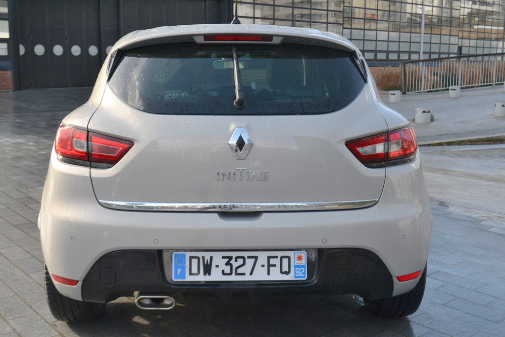 "Initiale" inscrit sur le hayon