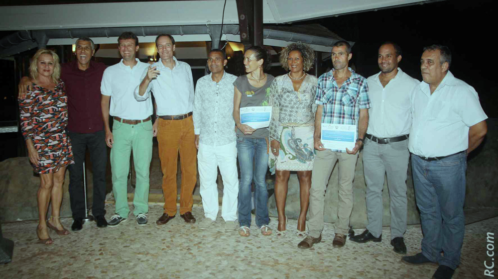 Marlène Chane See Chu, de la LRA, Jean-Louis Prianon, Frédéric Robert et Albert d'Unienville organisateurs du Royal Raid, Hubert Moutou, président de Bois-de-Nèfles Athlétisme, Claire Nédélec, Jacqueline Henry, conseillère départementale, René-Paul Vitry, Pascal Coisser de Welcome-Vacances, et Gilles Hubert, président de la LRA