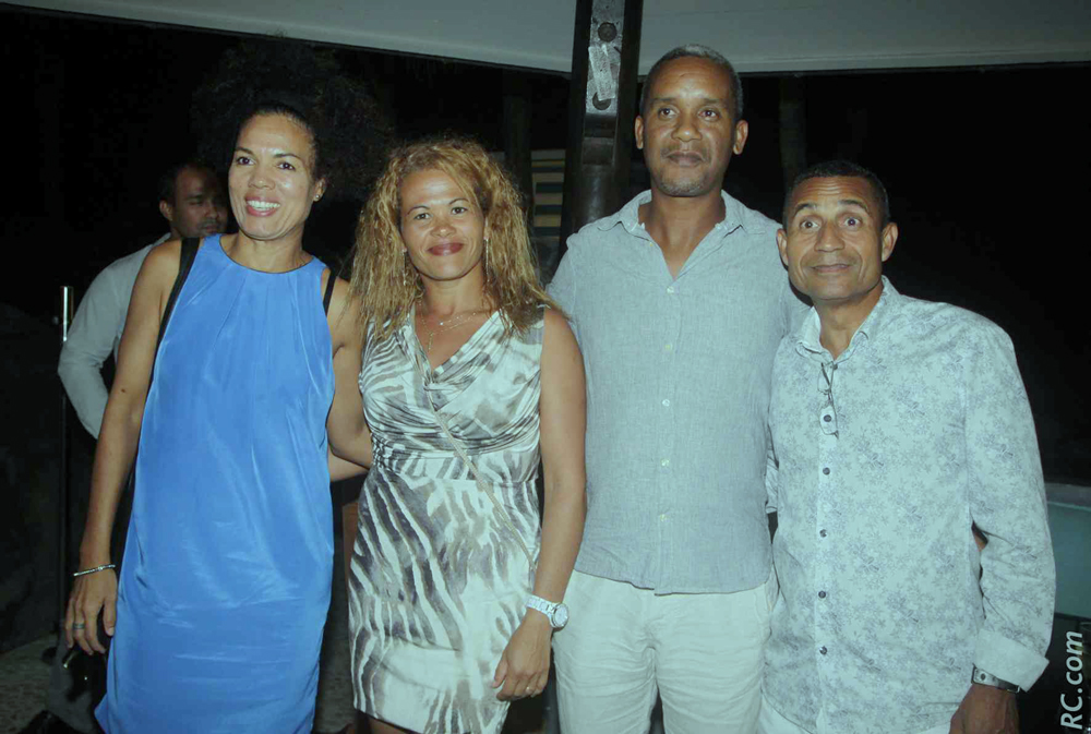 Bois-de-Néfles Athlétisme représenté par Rosane Moutou, Anne Charlène Vidot, Jean Daniel Philippe et Hubert Moutou, président de l'association