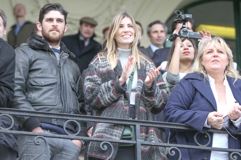 Les Dimanches au Galop<br>Les people sont venus à Saint-Cloud et à Auteuil!