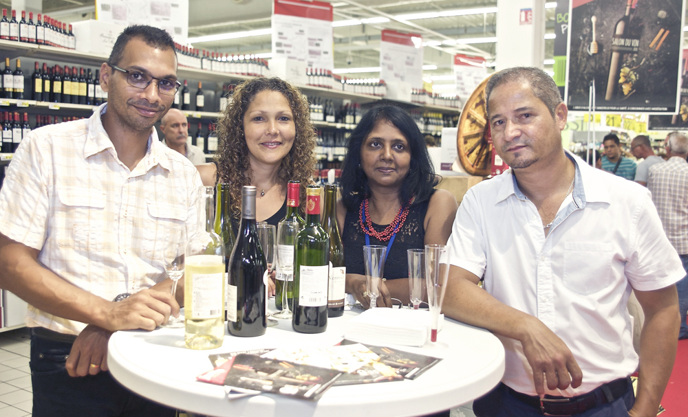 Michel Savigny, poissonnier, Nathalie Lebeau, responsable Carte Bourbon région Est, Frichou, hôtesse Espace Carte, Alex Evarne, responsable Agora