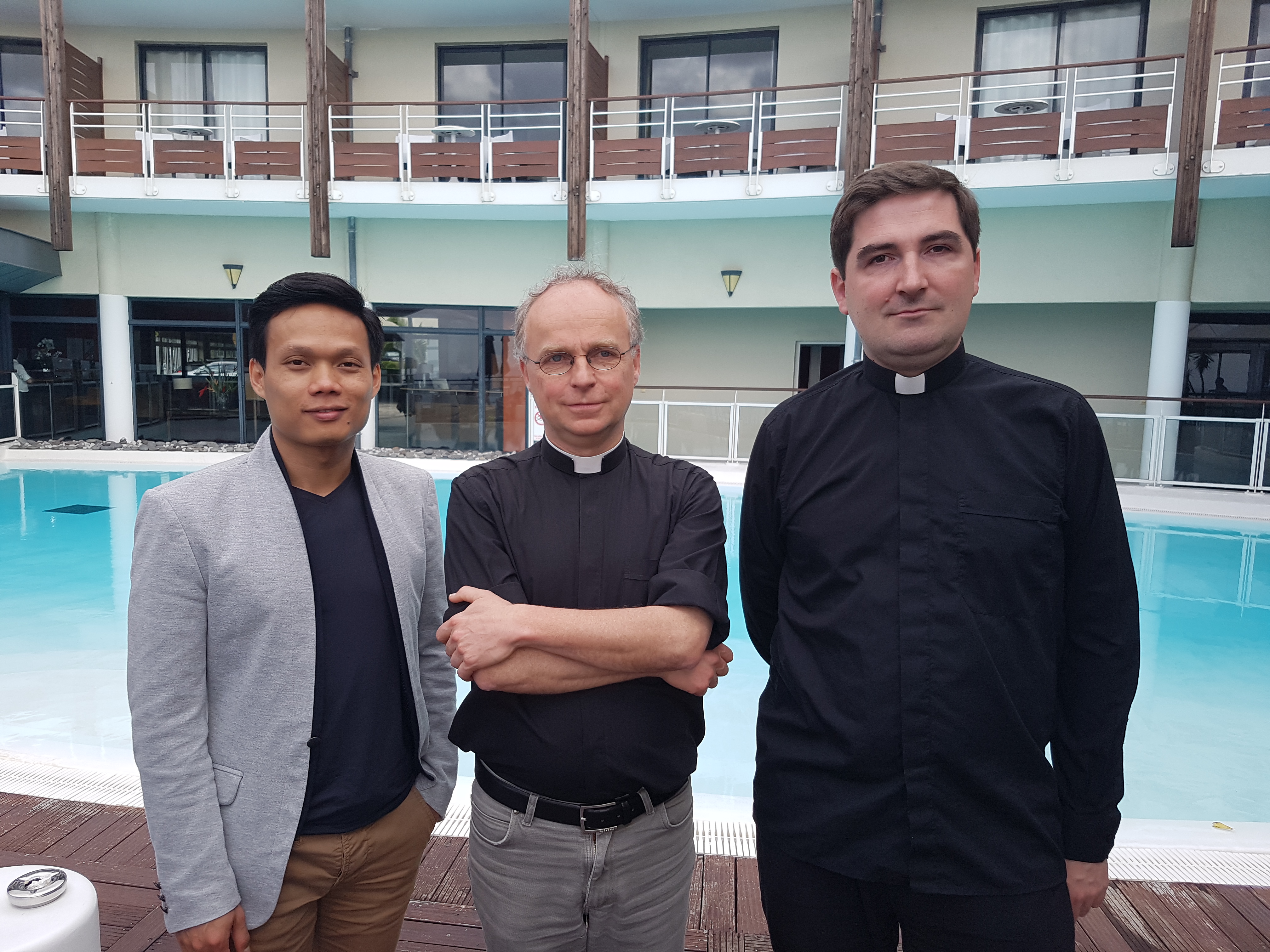 Joseph Finh Ng Uyen Ng Uyen, Jean-Michel Bardet et Charles Troch, Les Prêtres