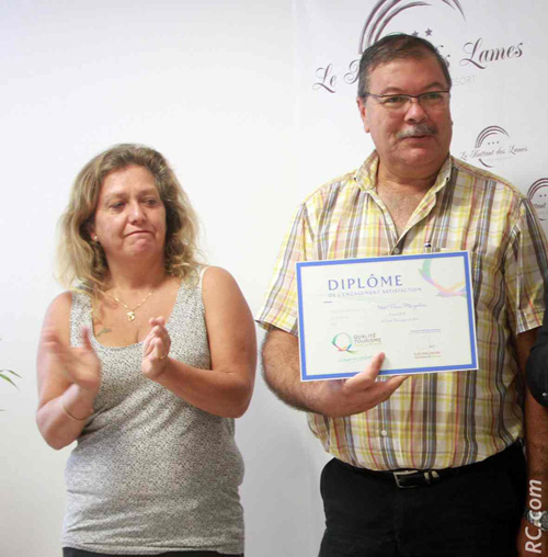 Anciens labellisés, Christine Verguin du Comptoir Corail, et Philippe Lallemand des Transports Moutoussamy, ont participé à cette cérémonie de remise...