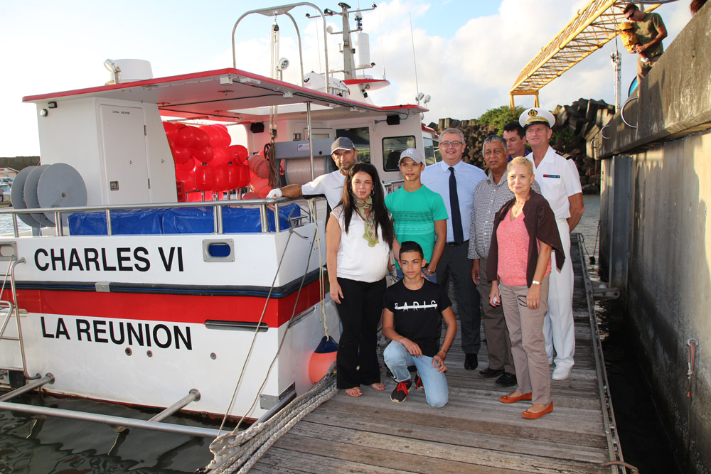 Devant le Charles VI