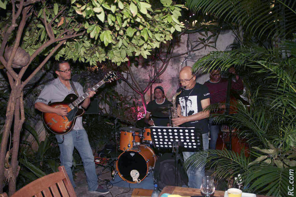 Rue François de Mahy, Bello Horizonte accueillait Waloo Quartet «dans la cour».