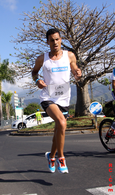 Frédéric Ducheman repart sur les 47 km de l'UTRB avec plein de fans à ses côtés