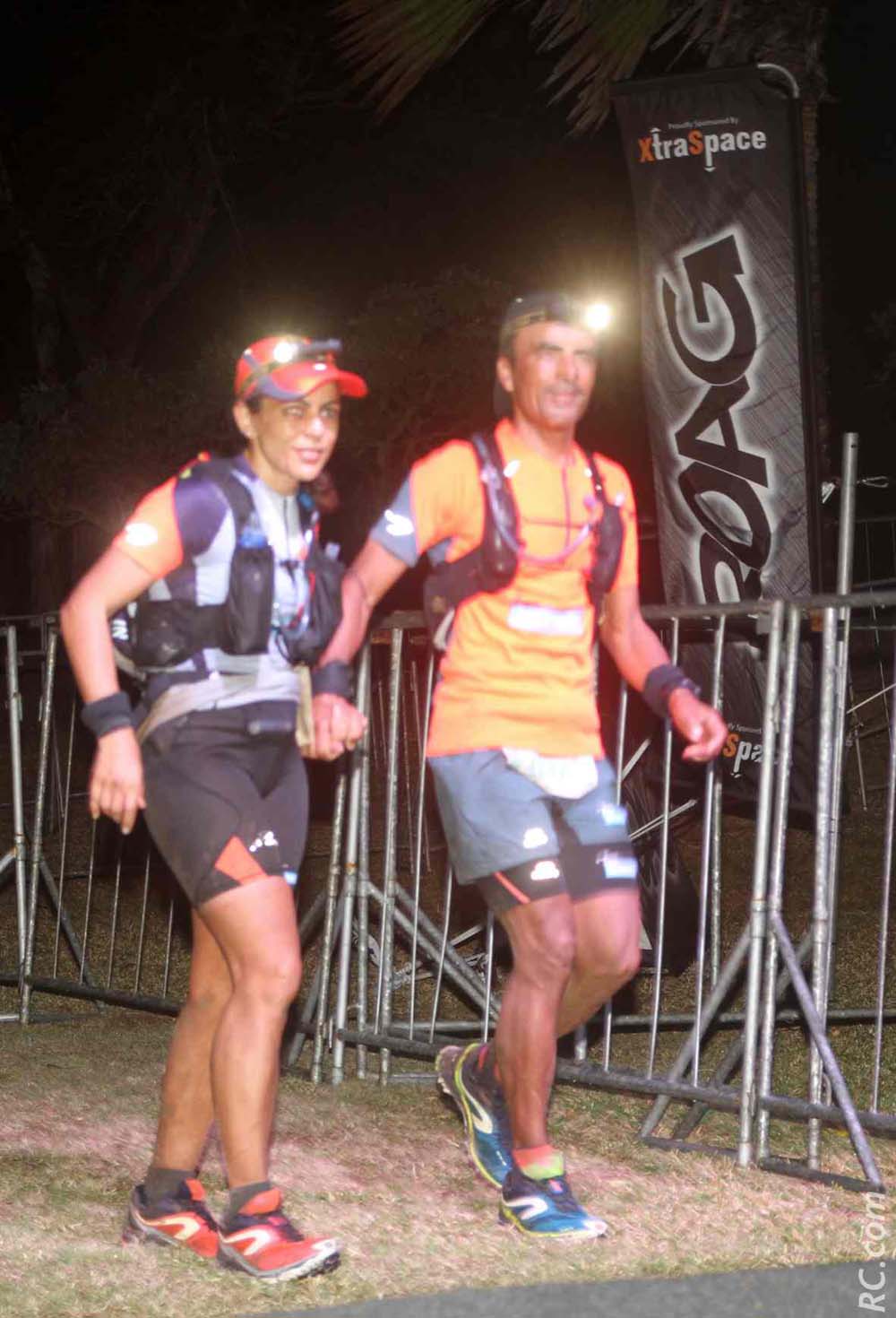 Mico Clain et Sophie Blard sont frère et sœur. Ils ont terminé ensemble main dans la main, en fin de journée.
