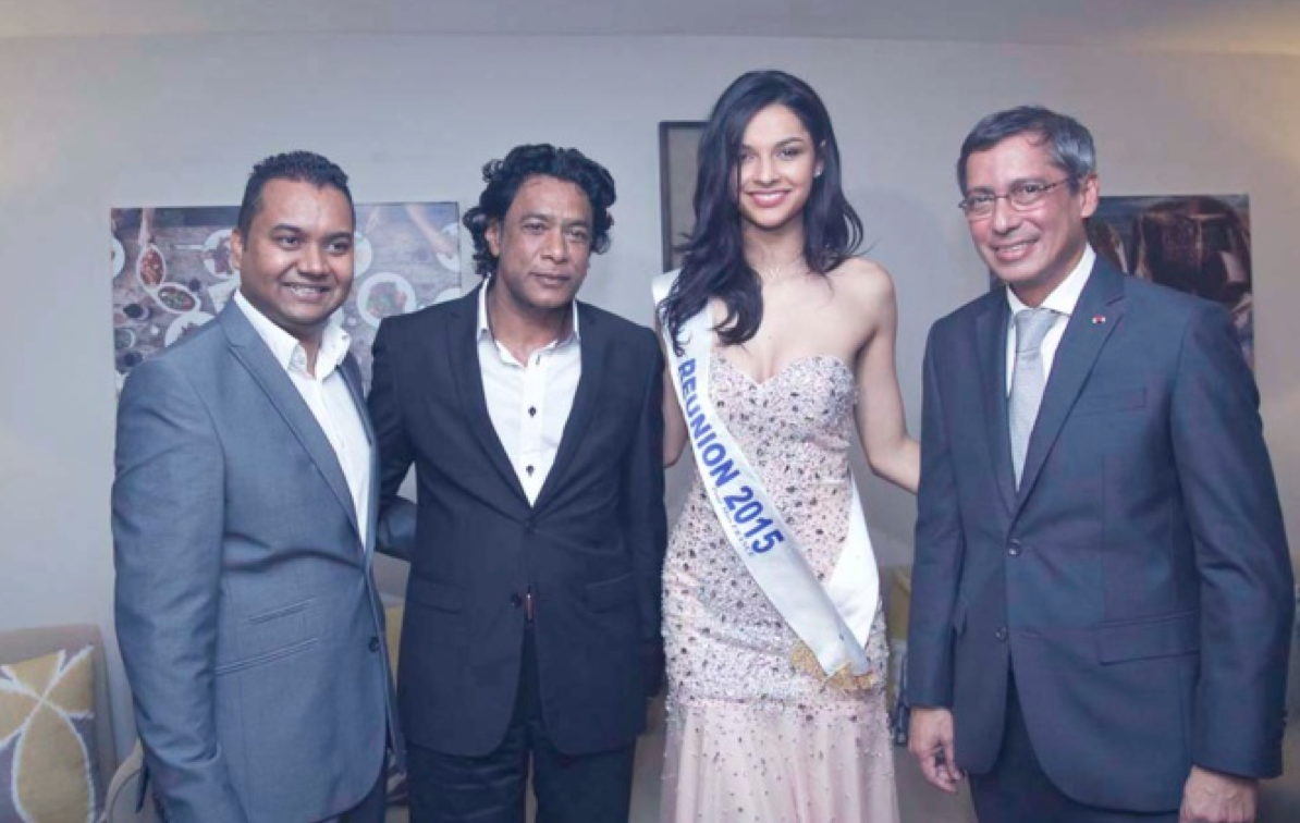 Deepak Balgobin, Nando Bodha, Azuima Issa, et Xavier-Luc Duval. Miss Réunion entre deux Ministres du gouvernement mauricien, ça n'arrive pas tous les jours!