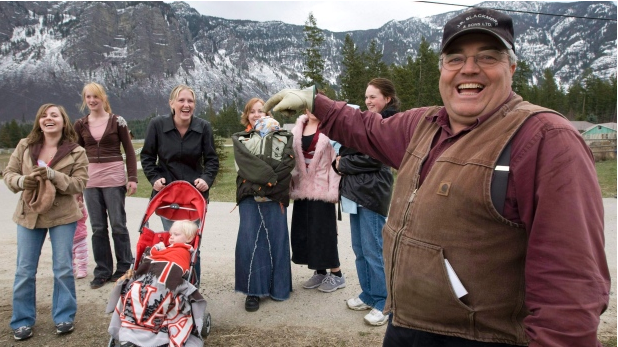 27 femmes, 145 enfants: il est contre la polygamie!