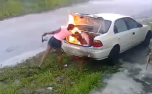 La pyromane gaffeuse!