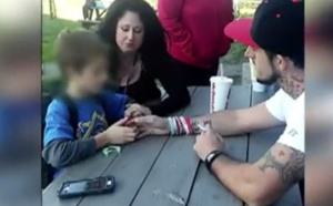 Choc : Il se filme en annonçant à son fils que sa mère est morte d'une overdose (vidéo)