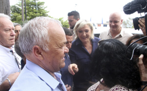 Marine Le Pen à la Mairie du Tampon