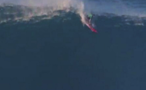 Des vagues de 10 mètres pour surfer à Nazaré