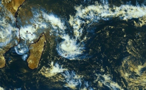 La tempête tropicale modérée Carlos à 470km