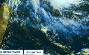 La zone perturbée pourrait se transformer en cyclone "assez puissant" d'ici la fin du week-end