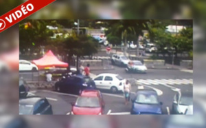 Saint-Paul: Accident spectaculaire devant le Super U