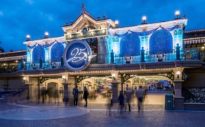Disneyland Paris fête ses 25 ans: avec John Legend, Teri Hatcher et d'autres stars