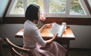 Jade Soune Seyne : l'hôtesse de l'air romantique