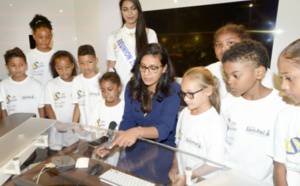 Miss Réunion avec les marmailles de 1000 Sourires dans les coulisses de la télé