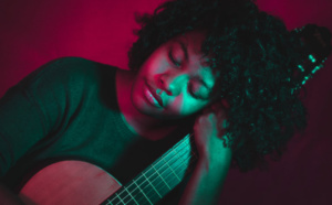 Léa Noël, l'artiste enflammée de la Réunion