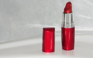 Masque, confinement et maquillage ne font pas bon ménage !