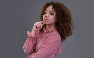 Emmaya la Réunionnaise qui met tout en oeuvre pour devenir actrice