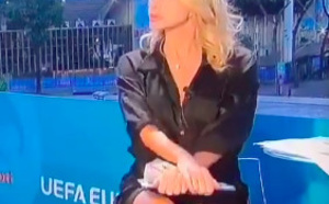 L'animatrice italienne de l'Euro a-t-elle oublié sa culotte?