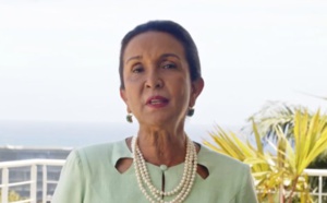 Huguette Bello félicite Mathieu Hoarau, élu maire de l'Etang-Salé