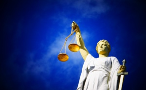 L'ex magistrat proposait sur internet des relations sexuelles avec sa fille de 12 ans et sa femme