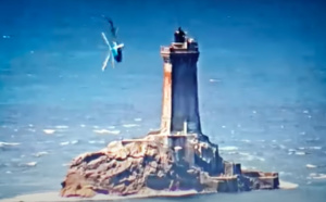 L'incroyable crash évité d'un hélicoptère à la pointe du Raz